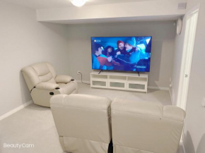 BEAUTIFUL ENTIRE BASEMENT APARTMENT WITH NETFLIX